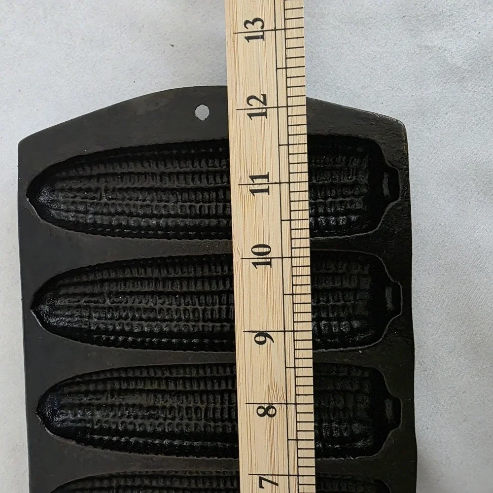 Vintage Cast Iron Cornbread Stick Pan‎ 7 Slot 12